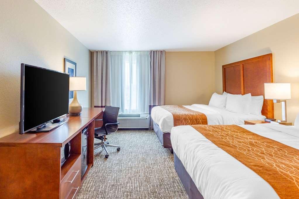 Comfort Inn Dekalb - Adjacent The University Bilik gambar