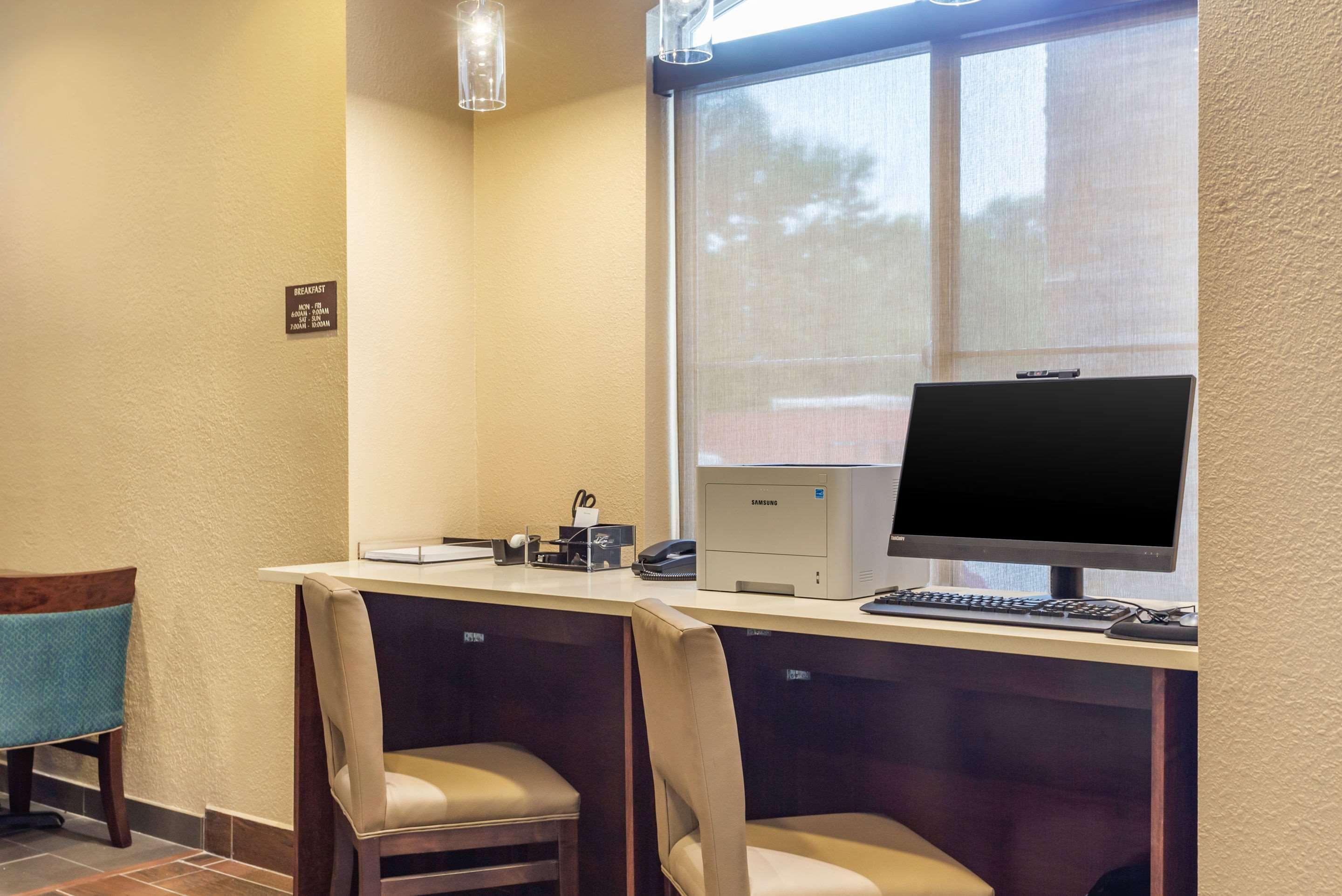 Comfort Inn Dekalb - Adjacent The University Luaran gambar