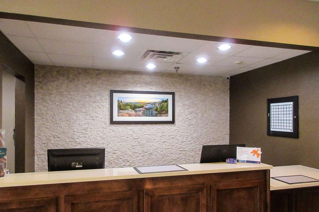 Comfort Inn Dekalb - Adjacent The University Dalaman gambar