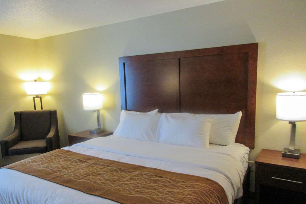 Comfort Inn Dekalb - Adjacent The University Bilik gambar
