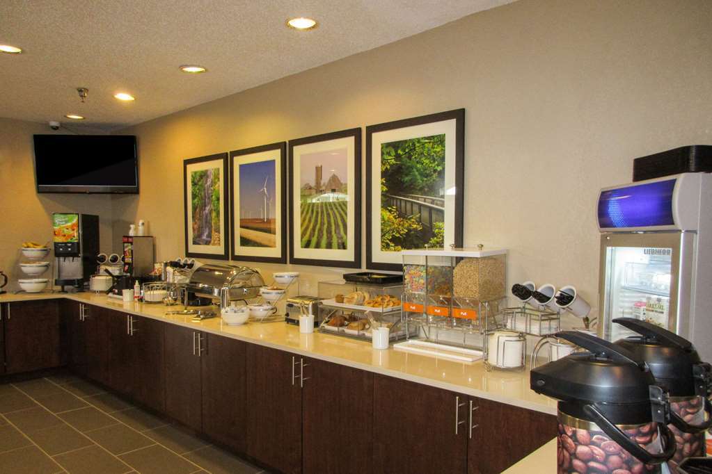 Comfort Inn Dekalb - Adjacent The University Restoran gambar
